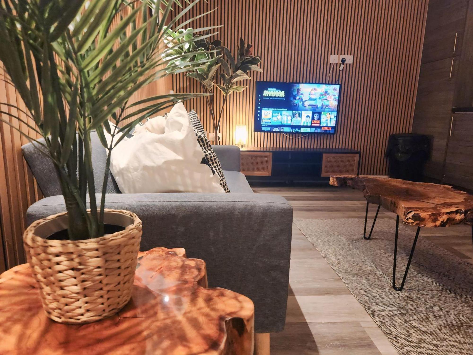 L1 Luxury * Liverpool